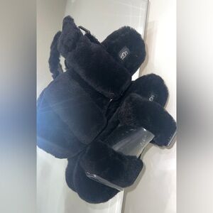 Ugg Fluff Sandals